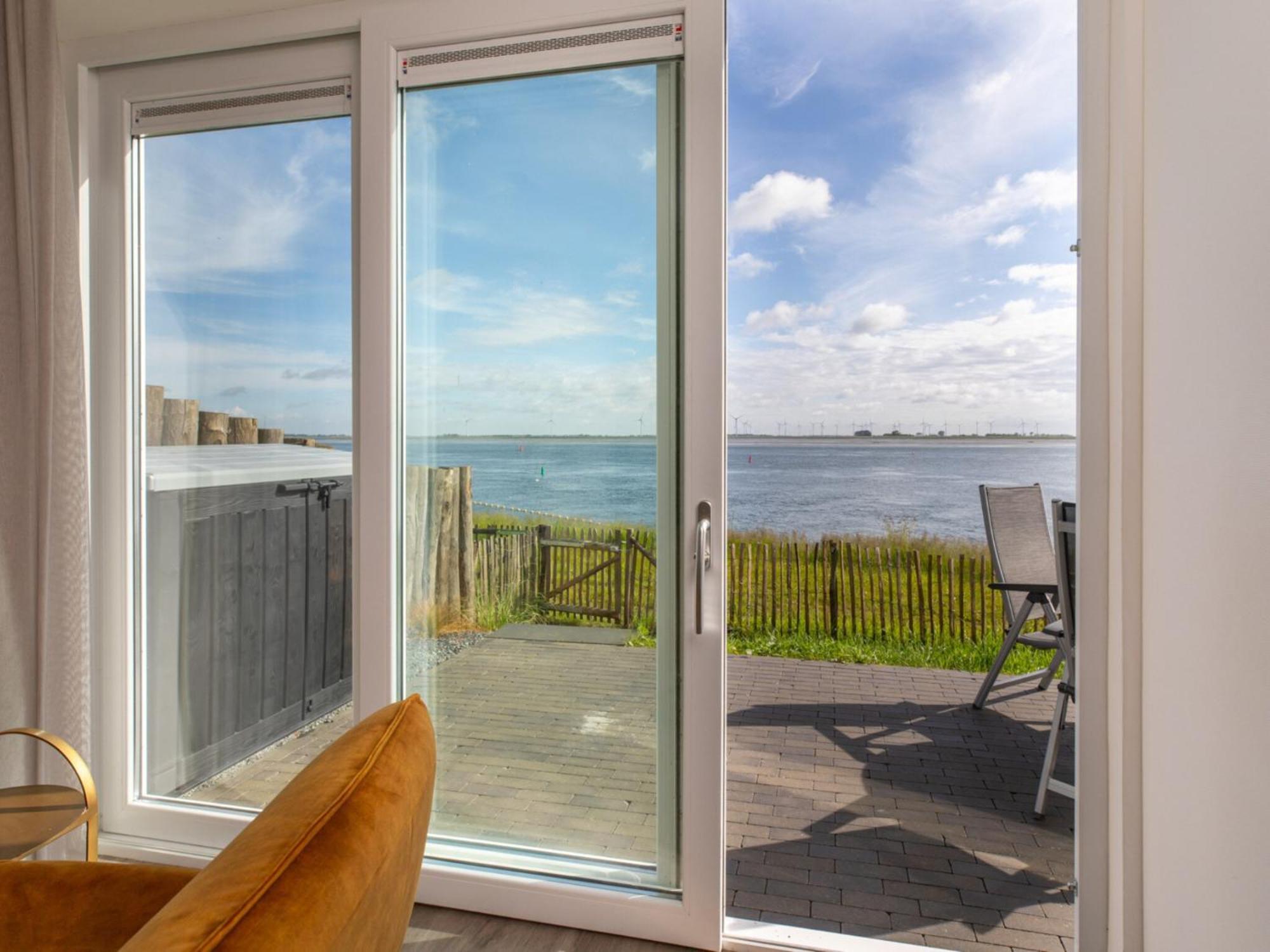 Attractive With A View *